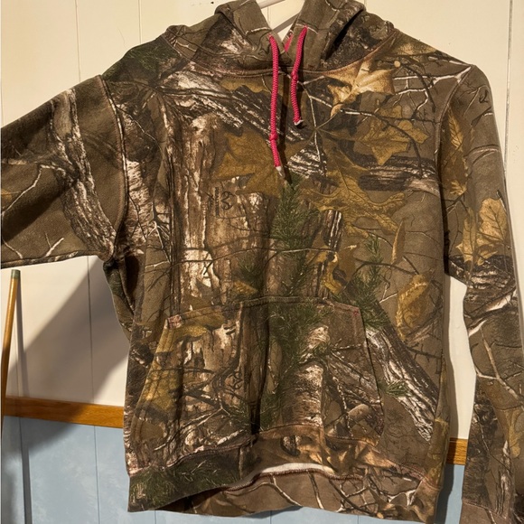 Realtree / Cabella's Hoodie - Picture 2 of 3